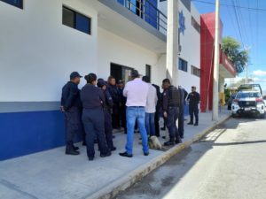 Policías de Ajalpan se van a paro debido a malas condiciones laborales