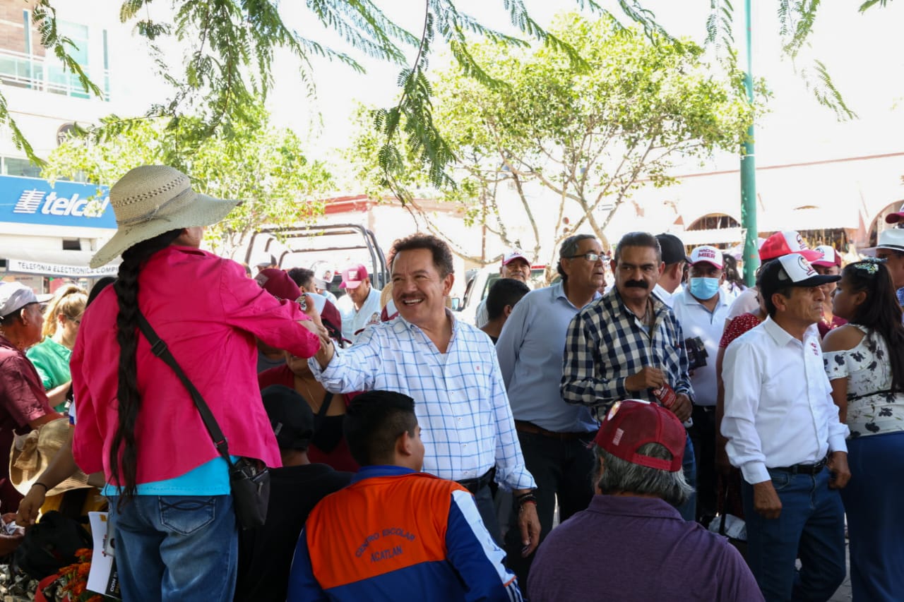 En Acatlán de Osorio,  Nacho Mier recibe respaldo de la población