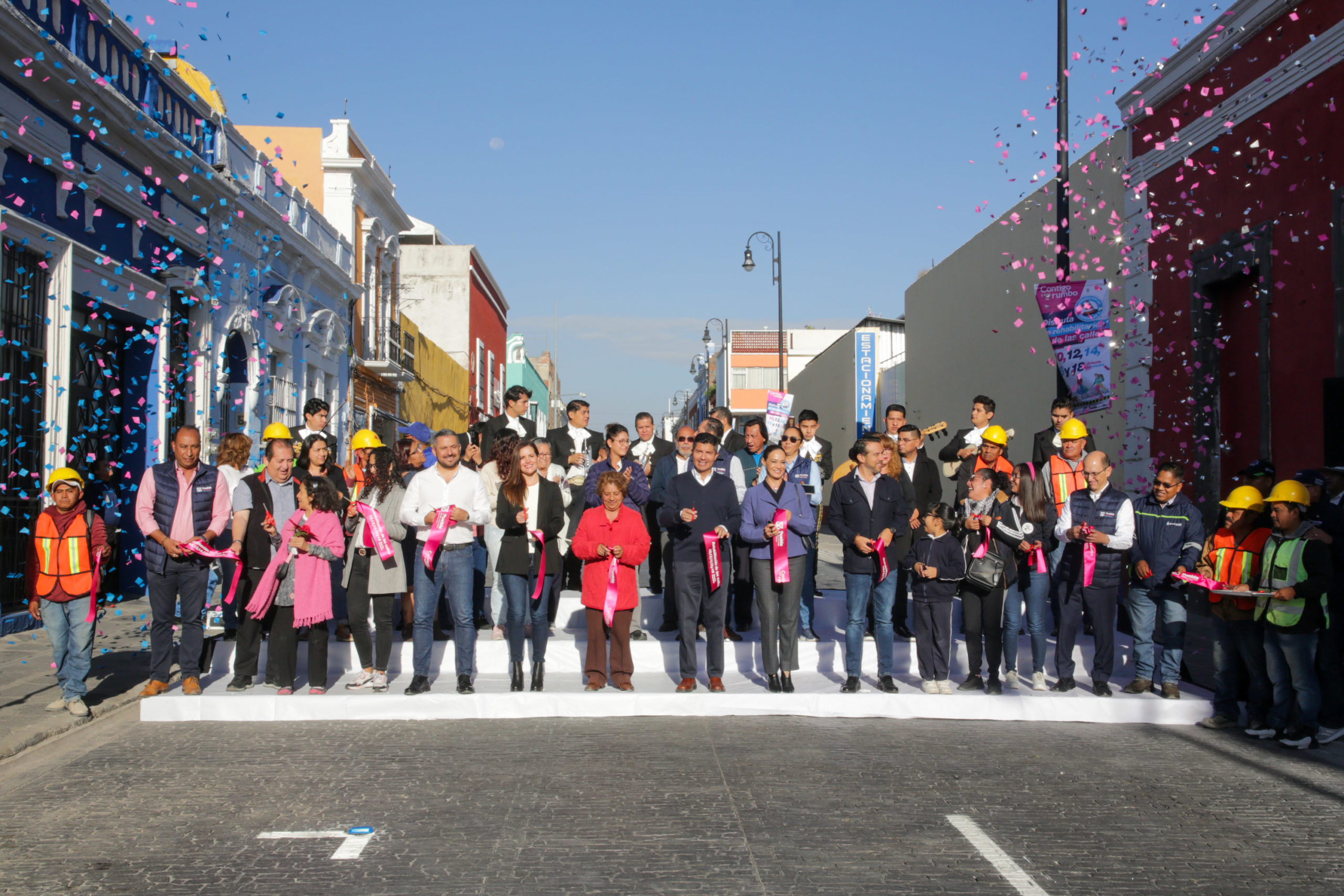 El Ayuntamiento de Puebla realizó la entrega de la rehabilitación de las calles 10,12,14,16 y 18 Poniente -Oriente