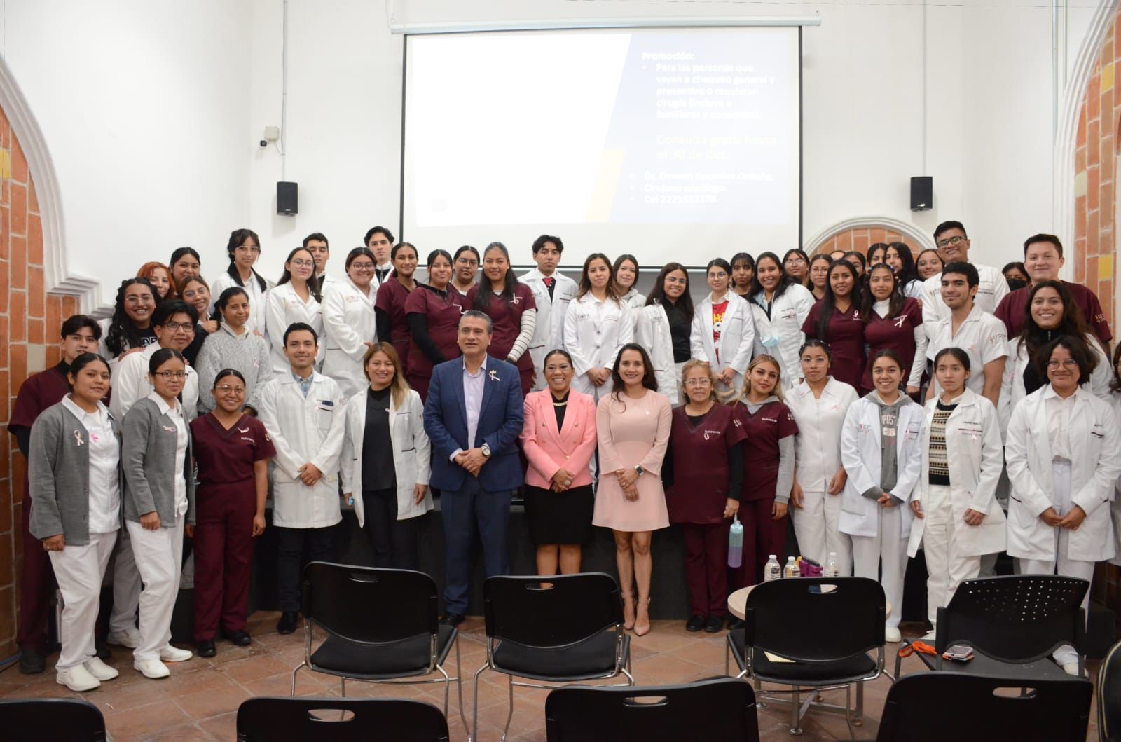 Promueve Universidad de la Salud conciencia sobre cáncer de mama