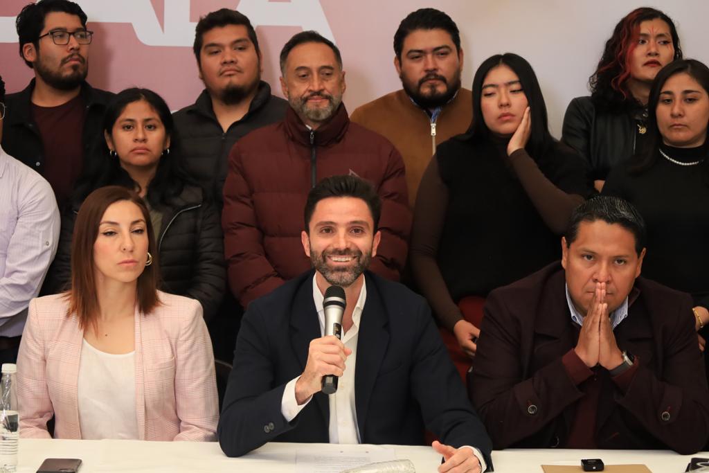Rodrigo Abdala se registró para competir por la presidencia municipal de Puebla