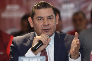 Alejandro Armenta lleva a cabo una reunión con Claudia Rivera y Rodrigo Abdala