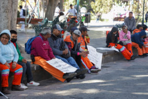 “Naranjitas” vuelven a protestar contra Salvador Pérez Xilotl en exigencia de sus ahorros