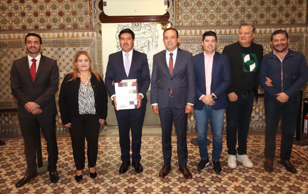 Josefina Morales y Javier Aquino entregan al congreso del estado el paquete económico de 2024