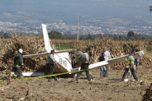 Gobierno de Puebla revisará los permisos de escuelas de aviación luego del desplome en avioneta en Huejotzingo