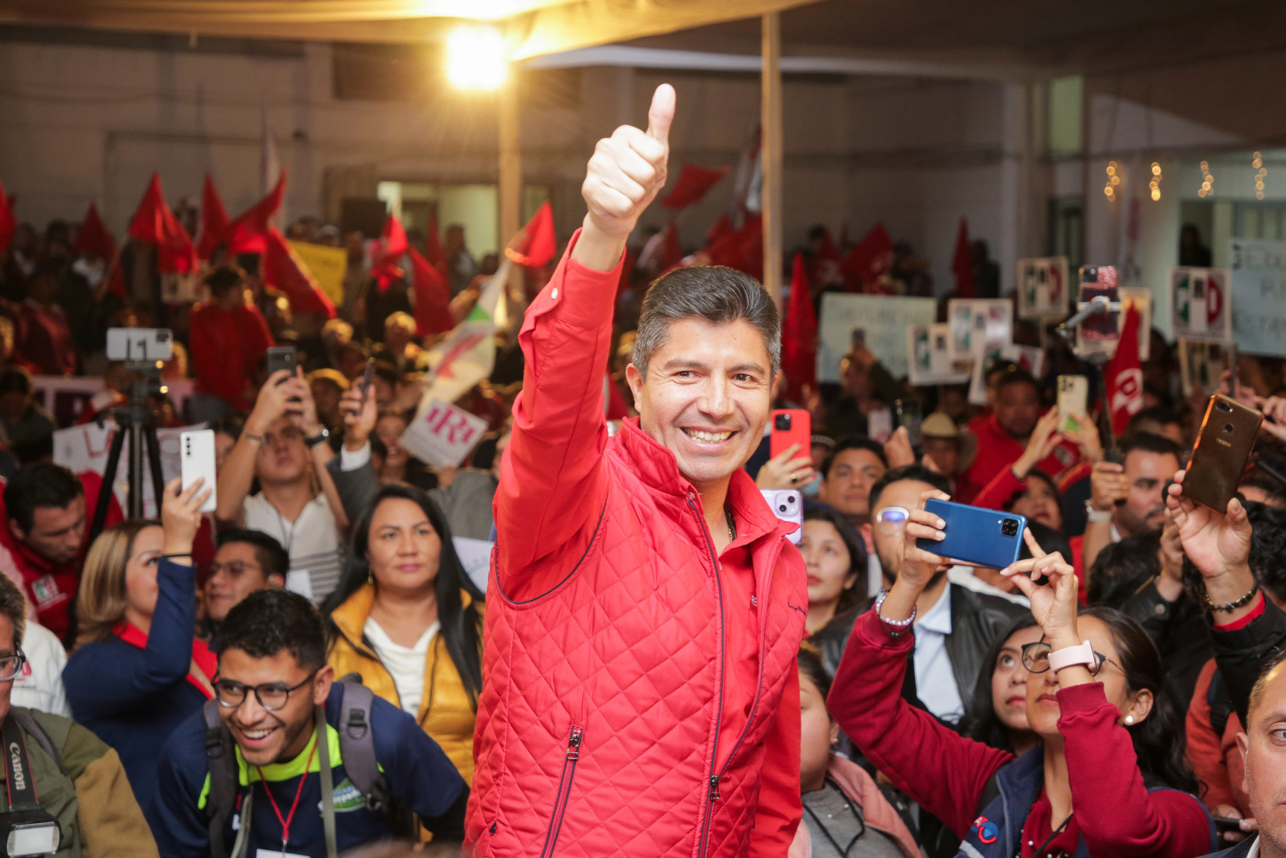 Eduardo Rivera Pérfes finaliza su registro como precandidato a la gubernatura de la coalición “Mejor rumbo para Puebla”