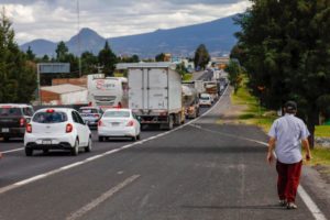 Al menos 2 mil 386 robos de vehículos con mercancía se han registrado en Puebla; cifra se encuentra a la baja