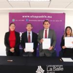 Firma José Luis Nájera convenio de colaboración con La Salle Puebla