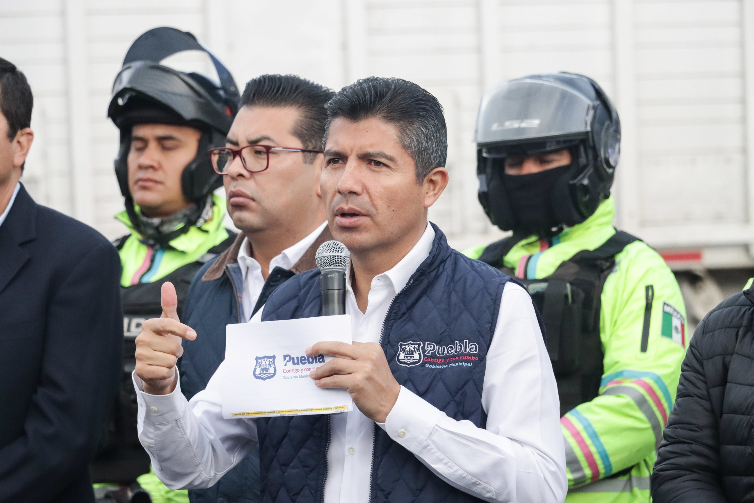 Eduardo Rivera dice que es mentira que los payasos cuenten con permiso del IMACP para presentarse en el zócalo