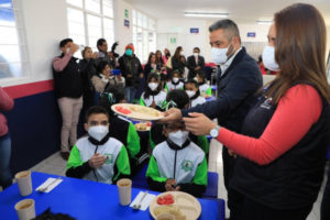 Ayuntamiento de Puebla realiza la entrega de desayunadores escolares