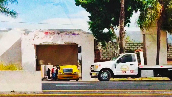 Al menos 5 tractocamiones con reporte de robo fueron encontrados en motel abandonado de Izúcar de Matamoros