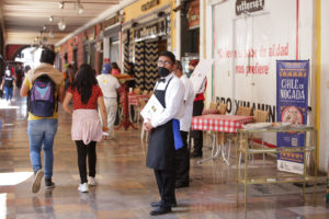 Vuelve el uso de cubrebocas al interior de restaurantes de Puebla