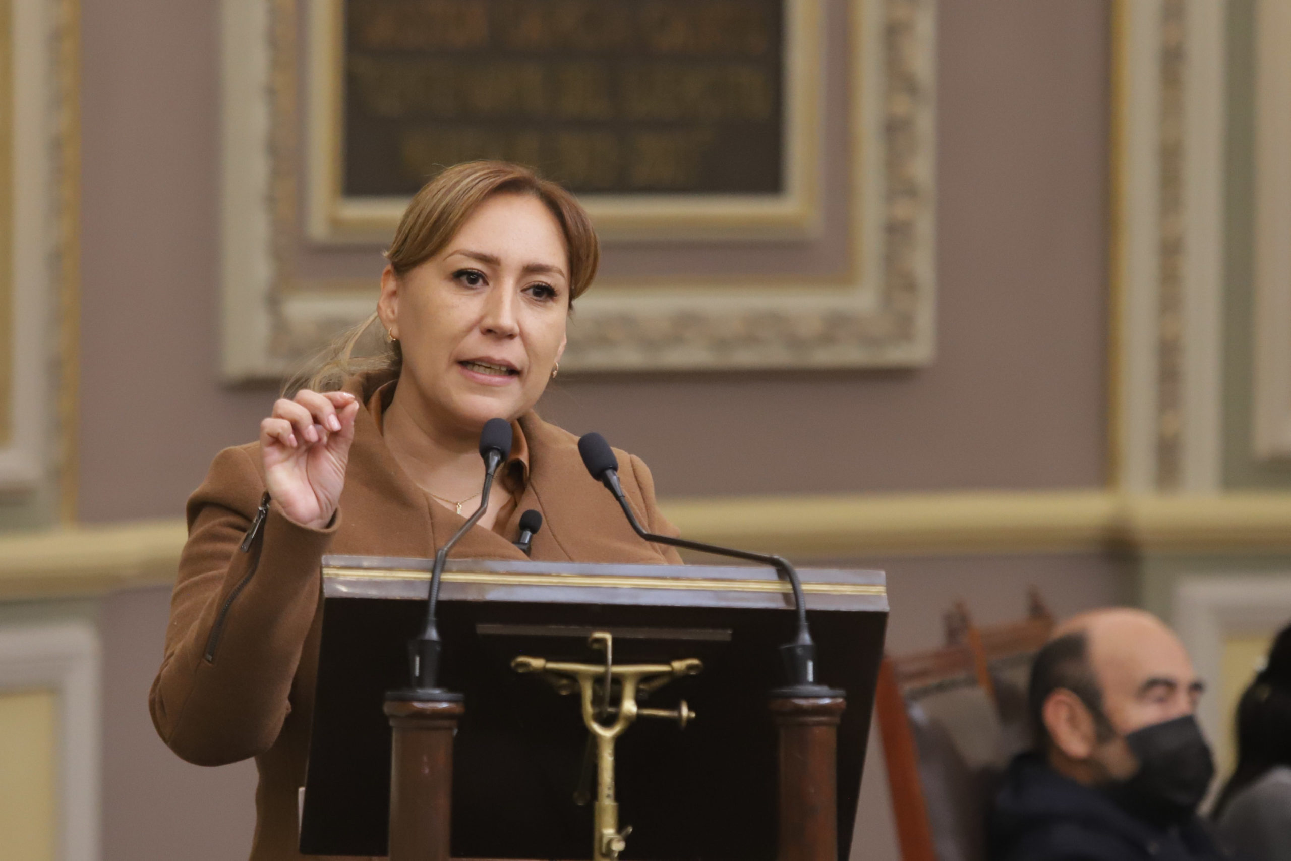 La diputada Guadalupe Leal propone reducir a 100 pesos el costo del duplicado de licencias de conducir