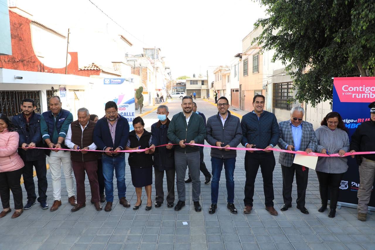 De forma simultánea, Ayuntamiento de Puebla entrega tres calles en la colonia ampliación 16 de septiembre