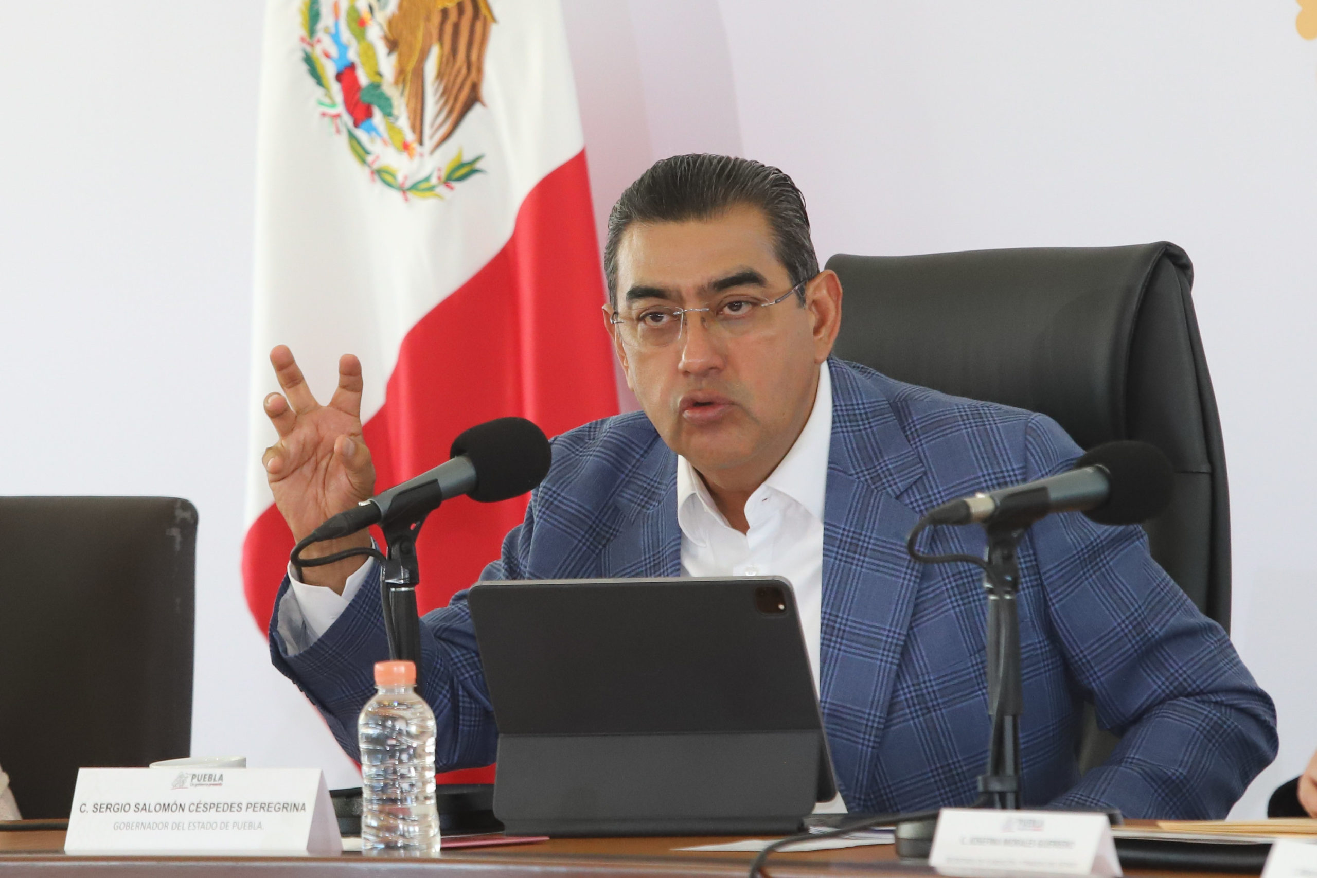 Soy el gobernador de Puebla, no estoy en campaña ni en busca de una posición política: Sergio Salomón