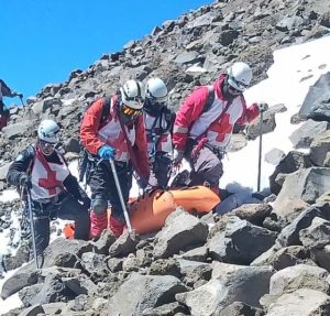 Confirman la muerte de una alpinista perdida en el Pico de Orizaba; siguen sin encontrar al guía