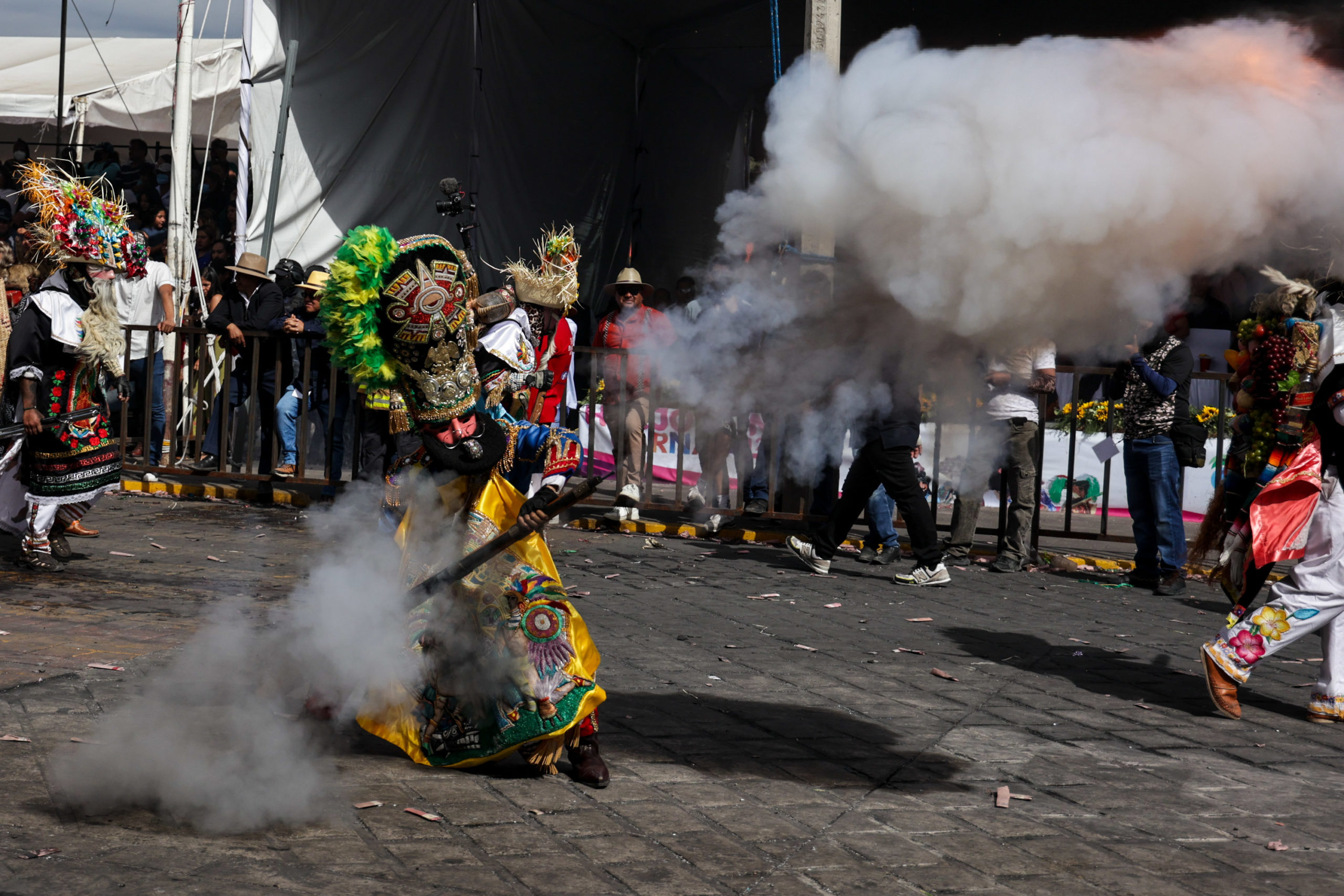 Un par de menores de edad resultaron lesionados en el cierre de carnaval de Huejotzingo