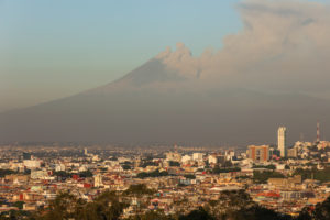 Pese a la actividad constante del volcán Popocatépetl la calidad del aire en Puebla ha mejorado