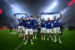 Inter vence al Milán en un tremendo derbi y se proclama campeón de la Serie A