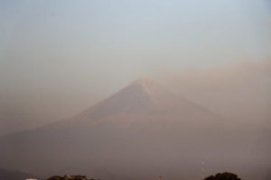 Continúa la mala calidad del aire en Puebla debido a actividad volcánica