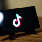 China acusa a Estados Unidos de “delincuente” tras proyecto de ley contra TikTok