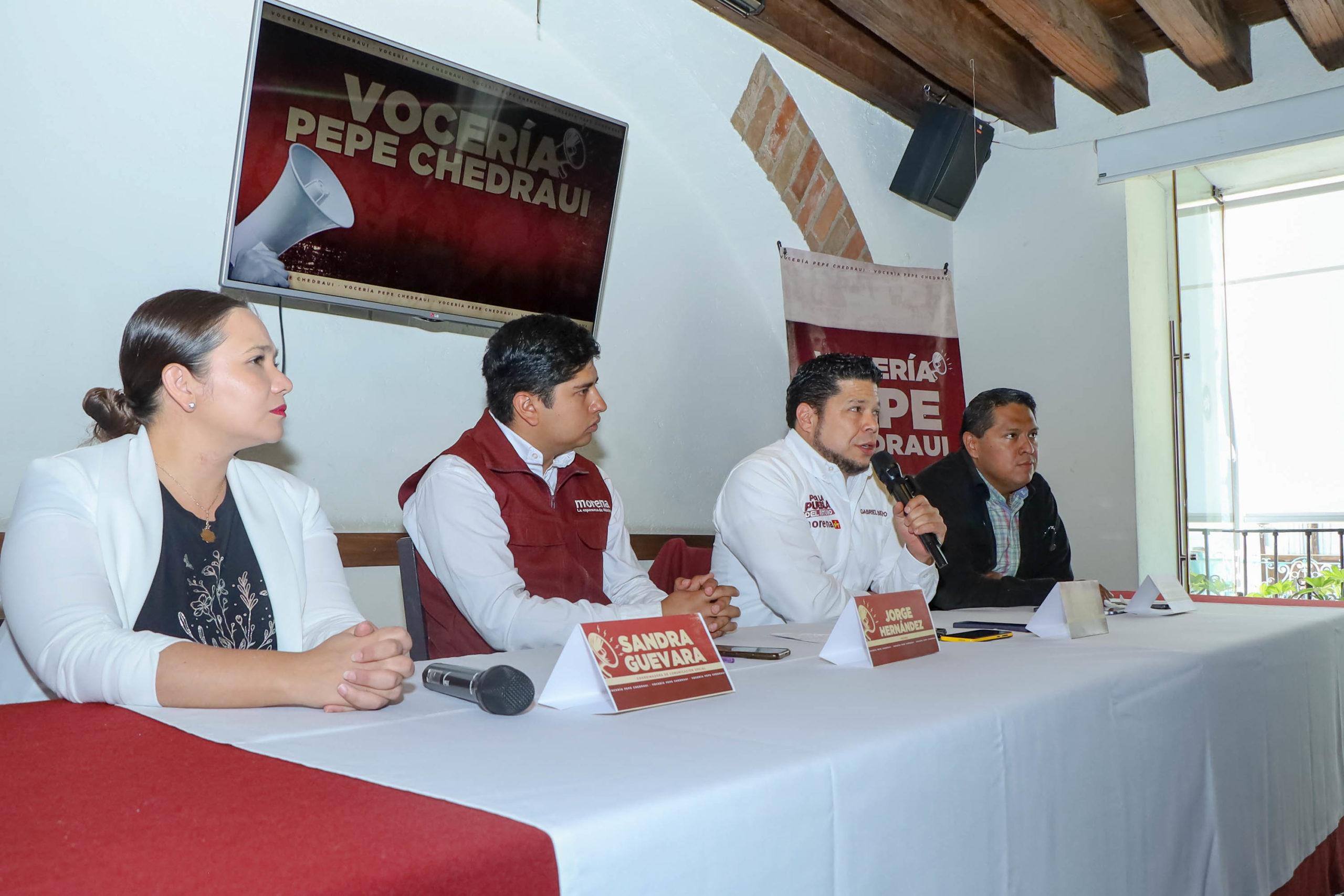 Equipo de Pepe Chedraui pide a trabajadores del Ayuntamiento de Puebla que denuncien las “presiones”