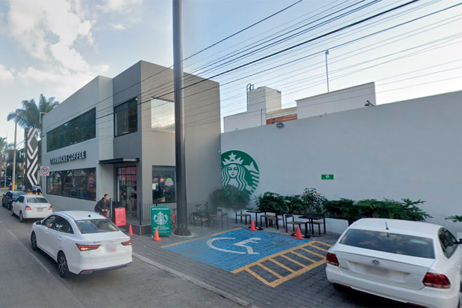 Explosión de un audífono causa lesiones a joven que se encontraba en Starbucks