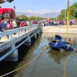 Cuatro personas fallecidas es el saldo dejado por el accidente de un vehículo que se fue a canal de aguas negras