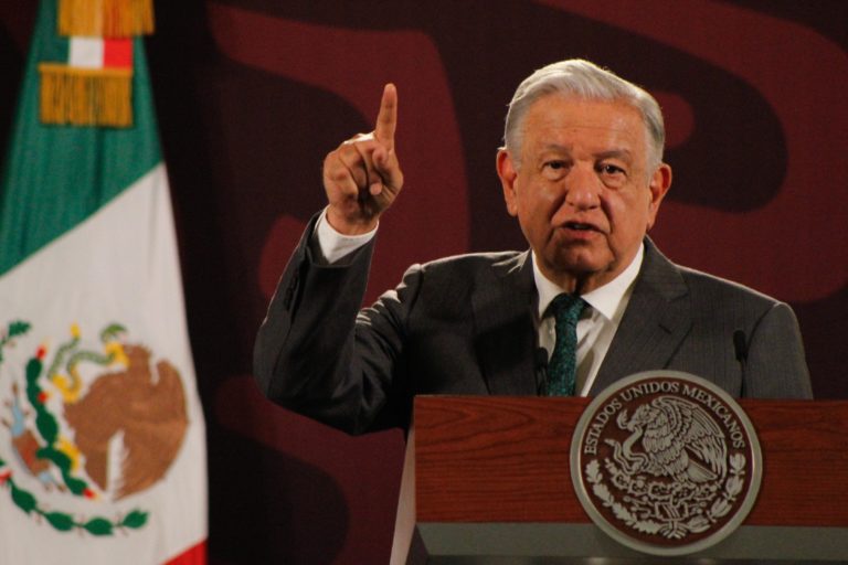 AMLO reacciona a las expresiones de Eduardo Rivera “Como están enojados enseñan el cobre”