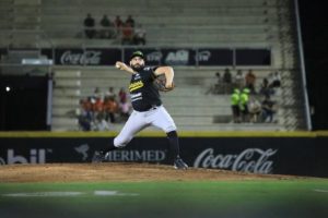 Pericos de Puebla pega primero ante los Tigres en Quintana Roo