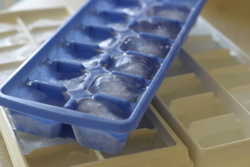 Freezer ice cube trays