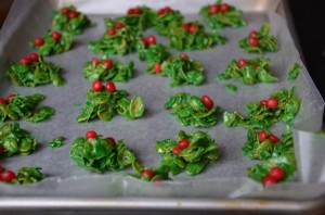 holly leaves cookies