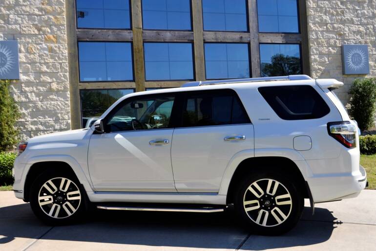 8 klišé ve světě automobilismu, kterým někteří stále ještě věří: SUV Toyota 4runner