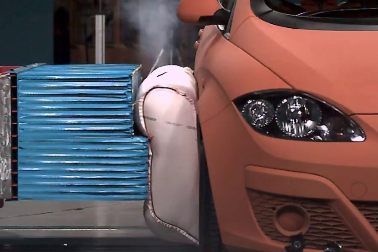 Vnější airbagy jako nový prvek bezpečnosti vozidel