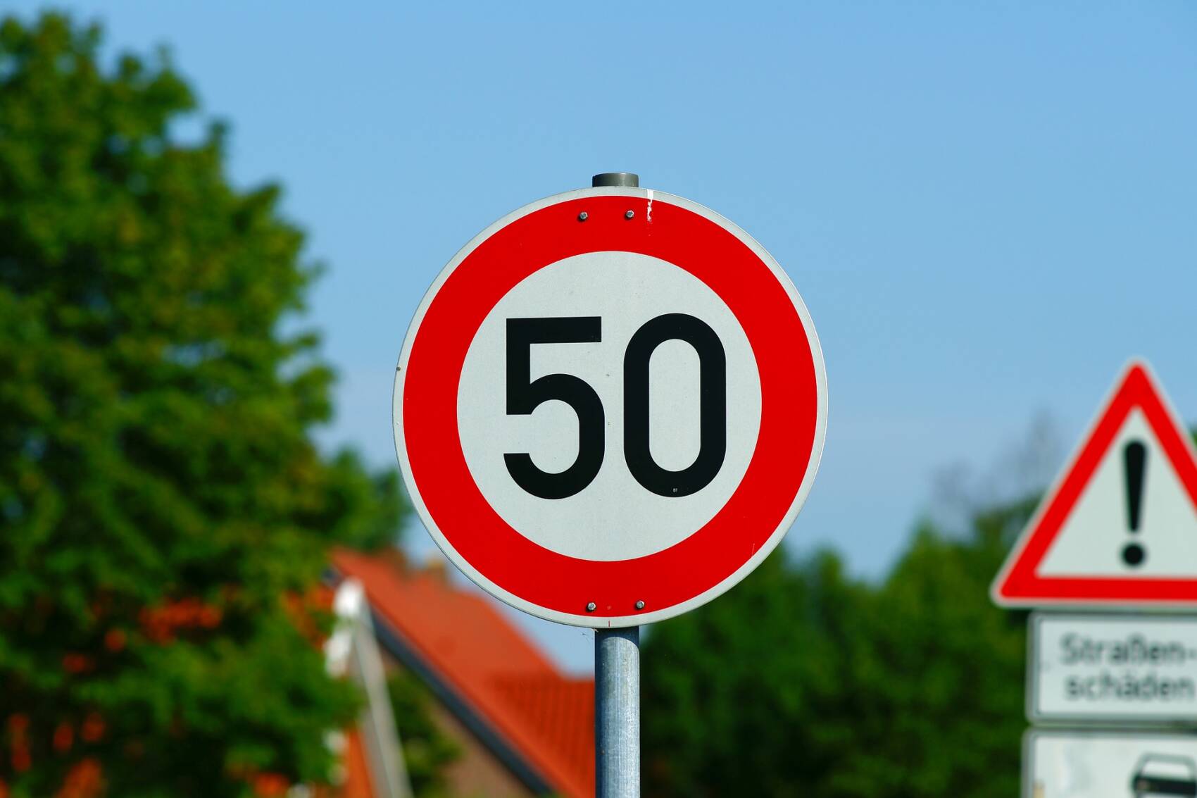 Čeští řidiči nejčastěji porušují omezení rychlosti v obci