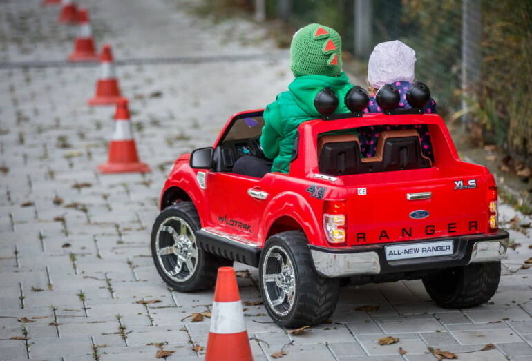 Auto může být i pro dva malé pasažéry