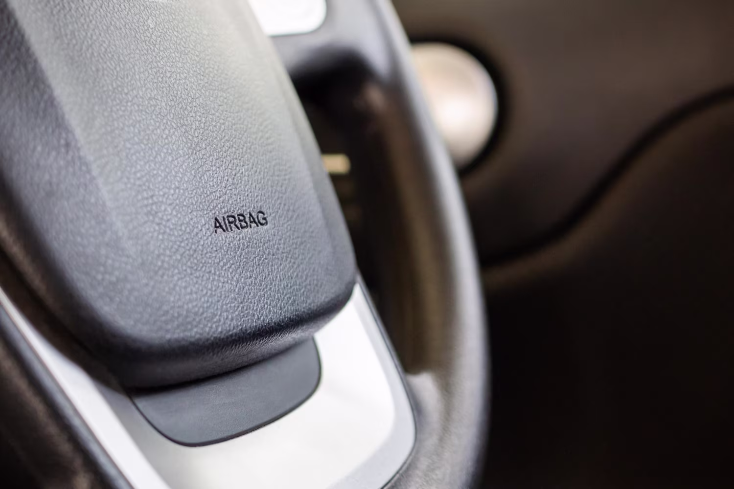 Airbag ve volantu jako součást pasivní bezpečnostní výbavy vozu