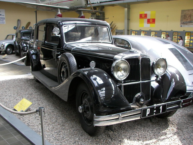 2. Čeští prezidenti a jejich vozový park: Tatra 80 Landaulet