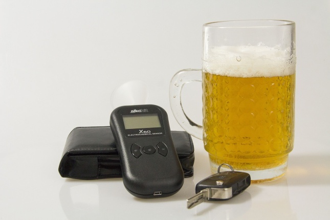 Je pití nealko piva zárukou střízlivosti: Alkohol tester