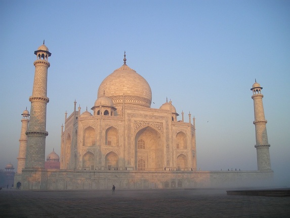 10 Asijských nejlevnějších států a příklady zajímavých míst: Indie, Taj Mahal