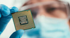 Bosch investuje do vývoje čipů – pomůže to vyřešit současnou krizi?