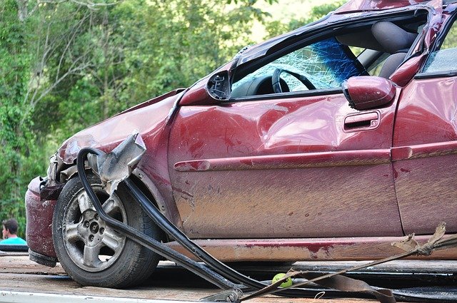 Co dělat při autonehodě a ťukanci