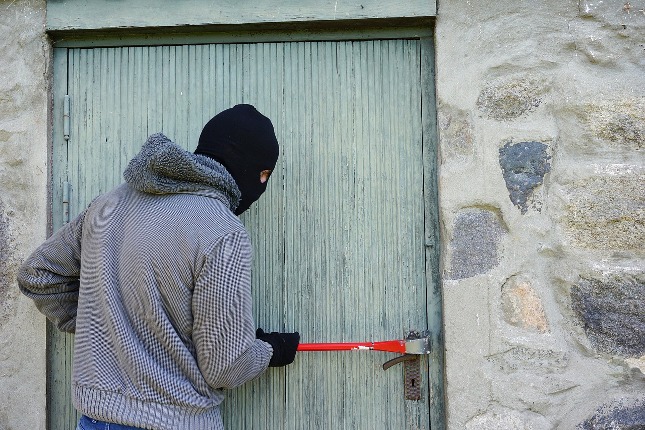 Jak ochránit domov před zloději v době dovolené