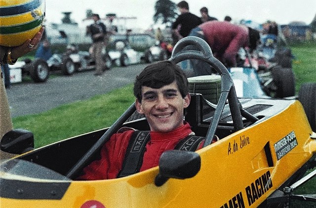 27 letý Ayrton Senna v britské formuli Ford 1600