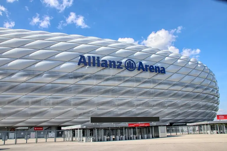 Allianz Arena je domácím hřištěm klubu FC Bayern Mnichov