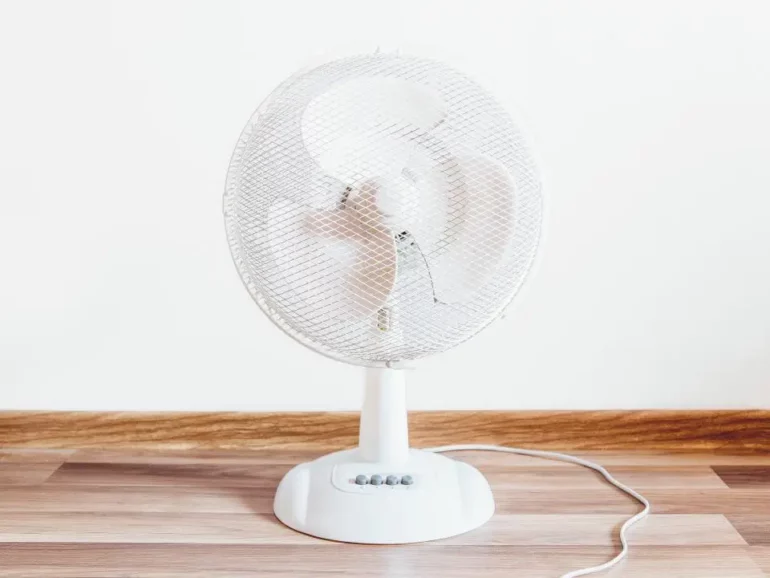 Větráky a ventilátory se často používají v kancelářích.