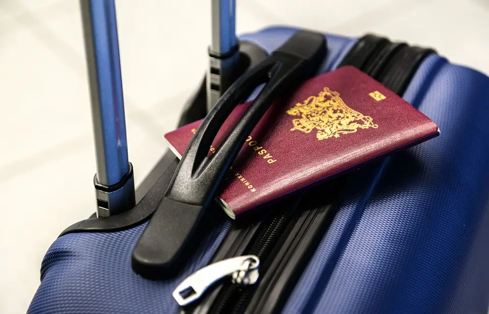 Při cestách mimo Evropu musí mít dítě cestovní pas.