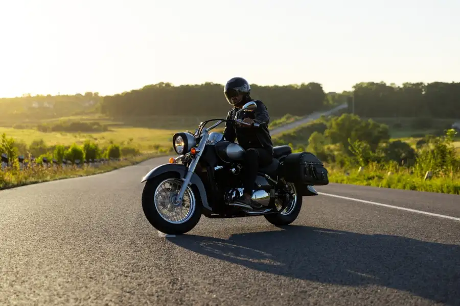 První jízda na motorce po sezóně: Jak připravit stroj i sebe?