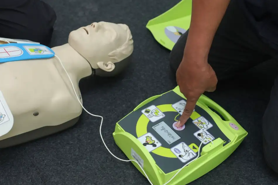 Resuscitovat můžete pomocí AED