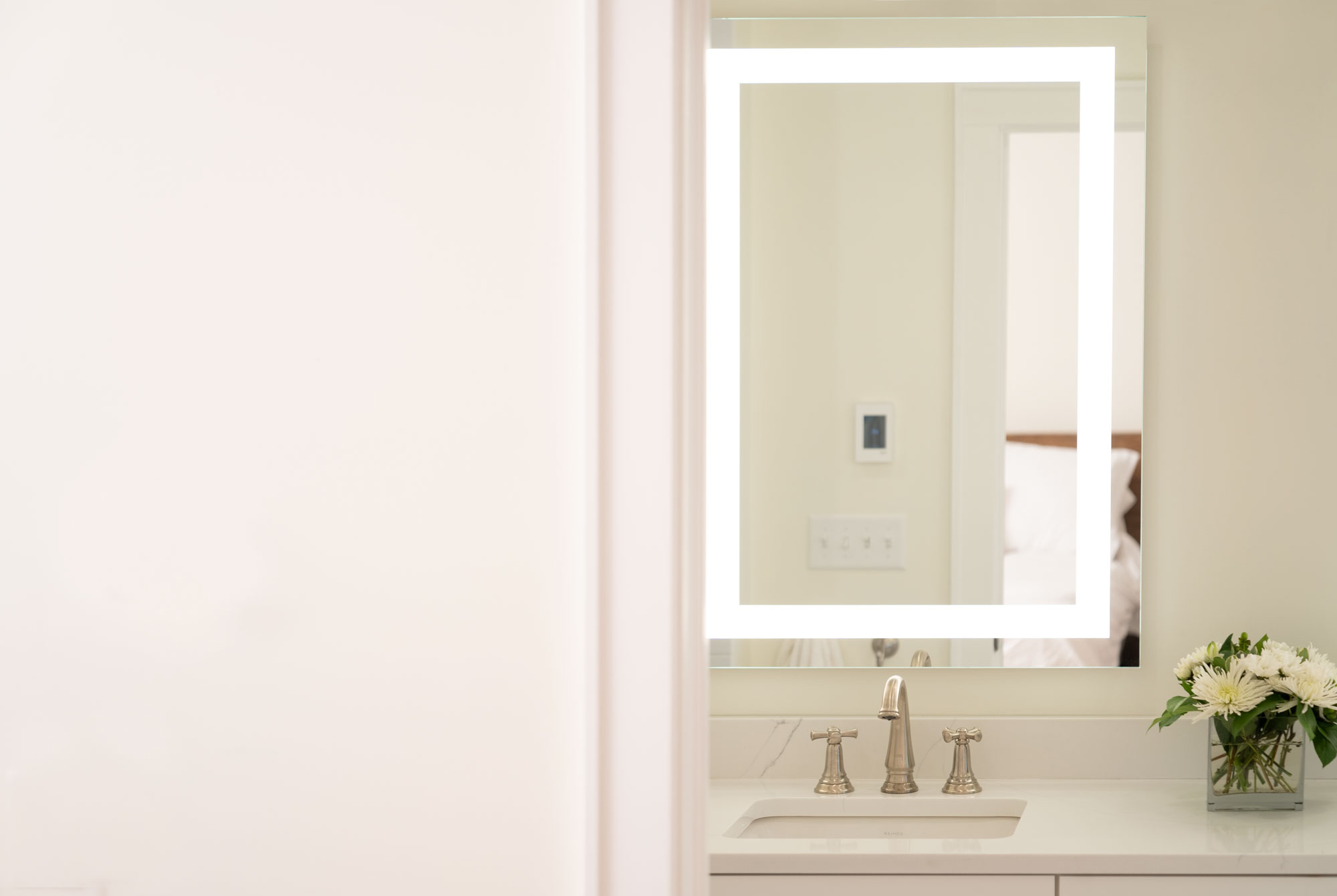 Custom Cut Size Round Shape LED Mirror for Bathroom - China Illuminated  Mirror, Decorative Mirror